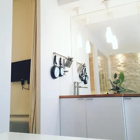 Beau 2 Pieces Au Coeur De Paris Appartement Parijs